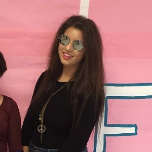 Meet your Posher, Ashley